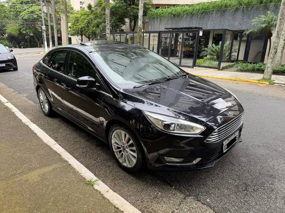 FORD FOCUS 2.0 TITANIUM PLUS FASTBACK 16V FLEX 4P POWERSHIFT